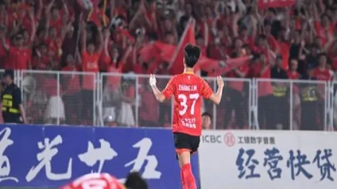 C罗與曼聯達成離隊共識，即刻啟程！